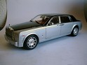 1:18 - TRL Models - Rolls-Royce - Phantom EWB - 2003 - Silver/Black - Calle - 1